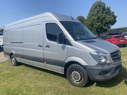 Brillantsilber (metallic) Gebraucht 2017 Mercedes 316 Van | 19.950 € (Fairer Preis)