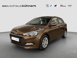 Braun Gebraucht 2016 Hyundai i20 Trend Limousine | 7.885 € (Fairer Preis)