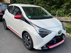 Weiß Gebraucht 2019 Toyota Aygo X-play Kleinwagen | 9.500 € (Fairer Preis)