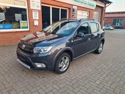 Grau Gebraucht 2018 Dacia Sandero Prestige Kleinwagen | 8.900 € (Fairer Preis)