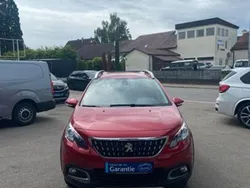 Rot Gebraucht 2017 Peugeot 2008 Allure SUV | 10.850 € (Etwas zu teuer)