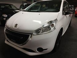 Blanc banquise Gebraucht 2014 Peugeot 208 Access Kleinwagen | 5.700 € (Guter Preis)