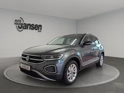 Grau Gebraucht 2024 VW T-Roc Style SUV | 28.490 € (Guter Preis)