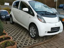 Weiß Gebraucht 2011 Mitsubishi i-MiEV Kleinwagen | 6.900 €