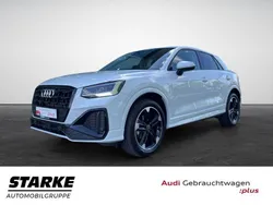 Weiß (gletscherweiß metallic) Gebraucht 2024 Audi Q2 S-Line SUV | 30.850 € (Guter Preis)