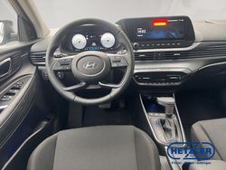 Meta blue/ phantom black / mic Gebraucht 2024 Hyundai i20 Prime SUV | 30.500 €