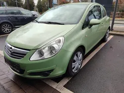Grün Gebraucht 2009 Opel Corsa Edition Limousine | 2.900 € (Guter Preis)