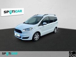 Weiß Gebraucht 2016 Ford Tourneo Courier Titanium Van / Kleinbus | 8.990 € (Fairer Preis)