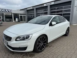 Weiß Gebraucht 2017 Volvo S60 Linje Svart Limousine | 15.900 € (Fairer Preis)