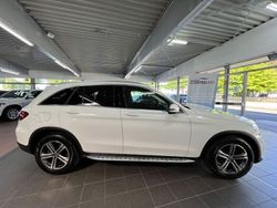 Polarweiss Gebraucht 2022 Mercedes GLC200 SUV | 33.444 € (Guter Preis)