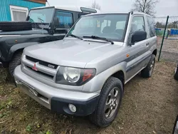 Silber Gebraucht 2001 Mitsubishi Pajero SUV | 3.900 € (Etwas zu teuer)