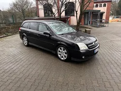 Schwarz Gebraucht 2004 Opel Vectra Kombi | 2.300 €