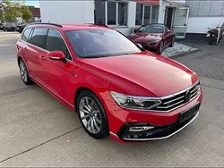 Rot Gebraucht 2020 VW Passat R-line Kombi | 18.499 € (Guter Preis)