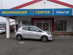 Silber Gebraucht 2014 Toyota Yaris Comfort Limousine | 9.450 € (Fairer Preis)