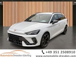 Weiß weiß (metallic) Gebraucht 2024 Cupra Leon Kombi | 28.980 € (Fairer Preis)