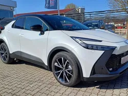 Purewhite Gebraucht 2025 Toyota C-HR Style SUV | 33.960 € (Etwas zu teuer)