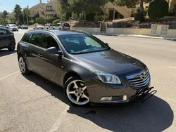 Grau Gebraucht 2010 Opel Insignia Kombi | 3.900 €