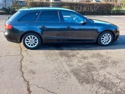 Grau Gebraucht 2011 Audi A4 S-Line Kombi | 6.000 € (Superpreis)