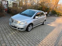 Silber Gebraucht 2010 Mercedes B180 Van / Kleinbus | 4.099 € (Fairer Preis)