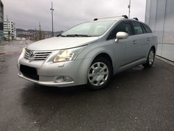 Silber metallic Gebraucht 2010 Toyota Avensis Kombi | 7.000 € (Teuer)