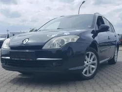 Grün Gebraucht 2009 Renault Laguna III Kombi | 2.450 € (Fairer Preis)