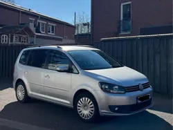 Silber Gebraucht 2014 VW Touran Comfortline Van / Kleinbus | 9.990 € (Fairer Preis)