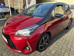 Red/ black mica (metallic) Gebraucht 2018 Toyota Yaris Hybrid Style Kleinwagen | 15.350 € (Fairer Preis)