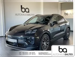 Grau Gebraucht 2024 Porsche Macan 4 Electric SUV | 87.850 € (Guter Preis)