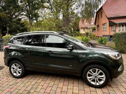 Grün Gebraucht 2017 Ford Kuga SUV | 13.000 €
