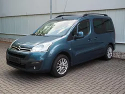 Blau Gebraucht 2016 Citroën Berlingo SELECTION Van / Kleinbus | 8.990 € (Fairer Preis)