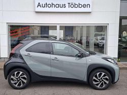 Urban khaki Gebraucht 2024 Toyota Aygo Team Kleinwagen | 17.990 € (Fairer Preis)