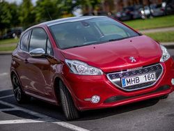 Rot Gebraucht 2014 Peugeot 208 GTi Kleinwagen | 6.500 € (Guter Preis)