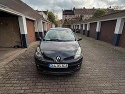 Schwarz Gebraucht 2009 Renault Clio II Kleinwagen | 1.600 €