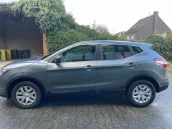 Grau Gebraucht 2017 Nissan Qashqai SUV | 11.000 €