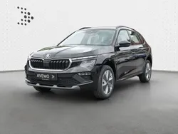 Blackmagic perleffekt Neu 2025 Skoda Kamiq Drive SUV | 30.290 € (Etwas zu teuer)