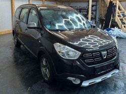 Schwarz Gebraucht 2019 Dacia Lodgy Stepway Van / Kleinbus | 7.690 € (Guter Preis)