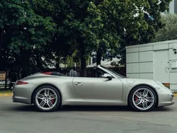 Silber Gebraucht 2012 Porsche 911S Cabrio | 58.911 €