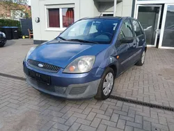 Grau Gebraucht 2005 Ford Fiesta Ghia Kleinwagen | 1.590 € (Fairer Preis)