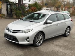 Silber Gebraucht 2014 Toyota Auris Touring Sports Life+ Kombi | 9.490 € (Fairer Preis)