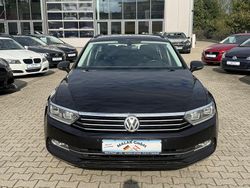 Schwarz Gebraucht 2016 VW Passat Comfortline Kombi | 9.749 € (Teuer)