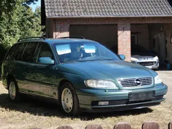 Grün Gebraucht 2002 Opel Omega Kombi | 2.500 € (Fairer Preis)