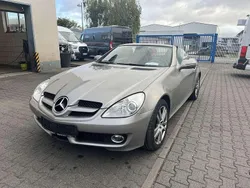 Cubanitsilber metallic Gebraucht 2008 Mercedes SLK200 Cabrio | 7.950 € (Guter Preis)