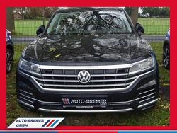 Deep black perleffekt (metallic) Gebraucht 2018 VW Touareg Elegance SUV | 35.990 € (Superpreis)