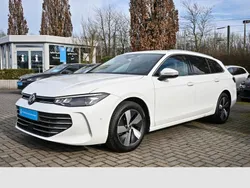 Pure white Gebraucht 2024 VW Passat Business Kombi | 34.990 € (Superpreis)