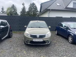 Gold Gebraucht 2009 Dacia Sandero Kleinwagen | 3.350 € (Teuer)