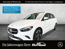 Weiß Gebraucht 2024 Mercedes B200 Van / Kleinbus | 36.925 €