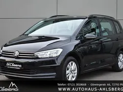 Deep black perleffekt Gebraucht 2023 VW Touran Comfortline Van / Kleinbus | 28.800 € (Fairer Preis)