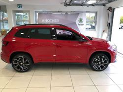Rot Gebraucht 2020 Skoda Karoq SportLine SUV | 22.950 € (Fairer Preis)