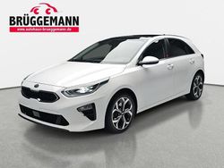 Deluxeweiss metallic Gebraucht 2019 Kia Ceed Platinum Edition Limousine | 15.890 € (Fairer Preis)