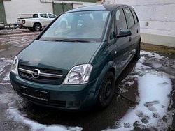 Grün Gebraucht 2004 Opel Meriva Van / Kleinbus | 1.550 € (Superpreis)